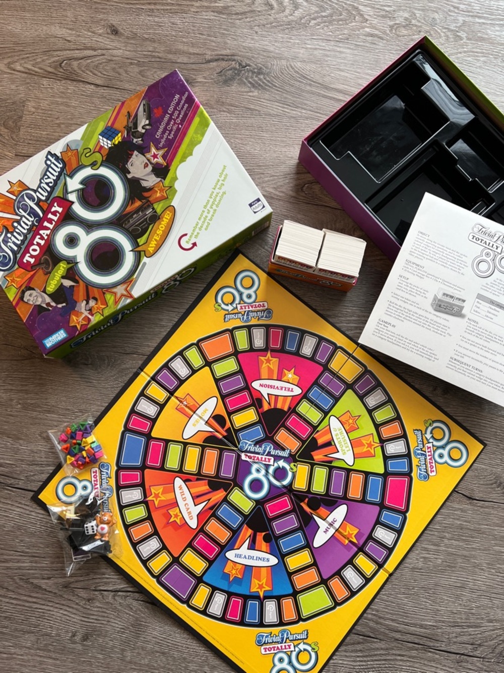 VINTAGE Totally 80’s Trivial Pursuit, Parker Brothers Canadian Version! 2005